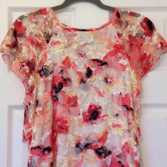 Ruffle Blouse XLP - Picture 2 of 5